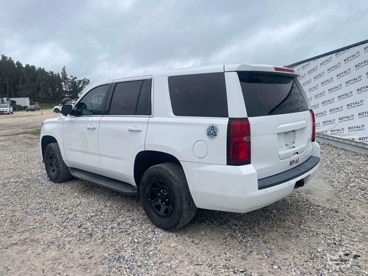 2018-chevrolet-tahoe-image-2