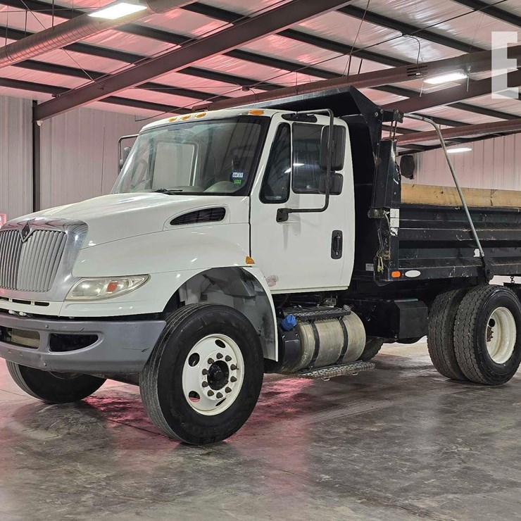 2018 INTERNATIONAL DURASTAR 4300