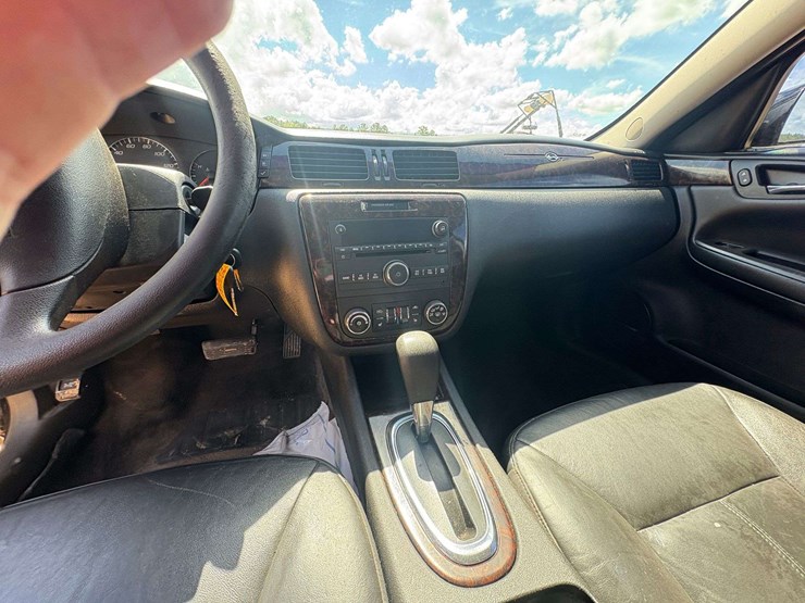 2016-chevrolet-impala-limited-4-door-sedan-(145,089-miles)-image-13