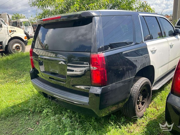 2020-chevrolet-tahoe-image-2