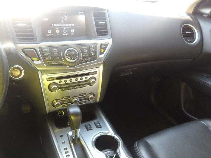 2019-nissan-pathfinder-sl-image-18