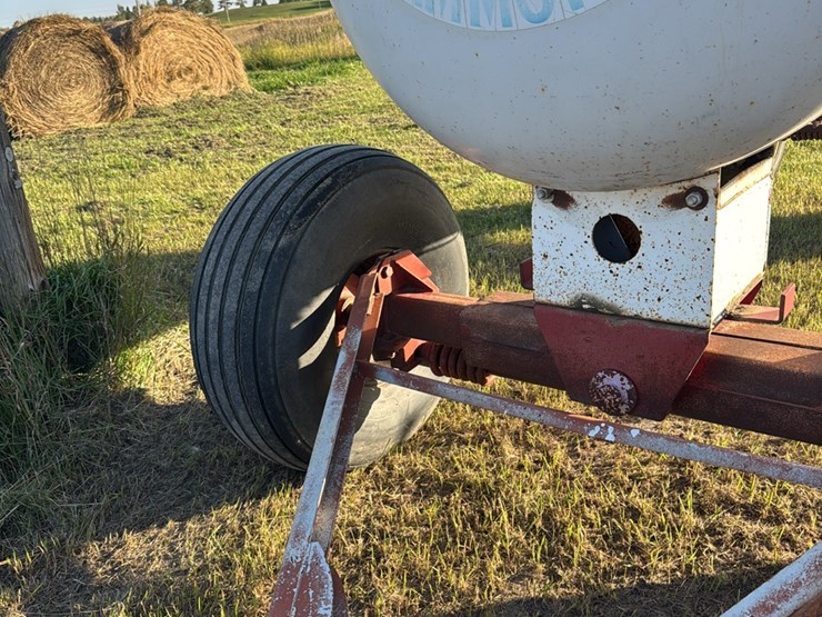 11-19-1450-gallon-nh3-tank,-16.5l---16.1-tires-image-4