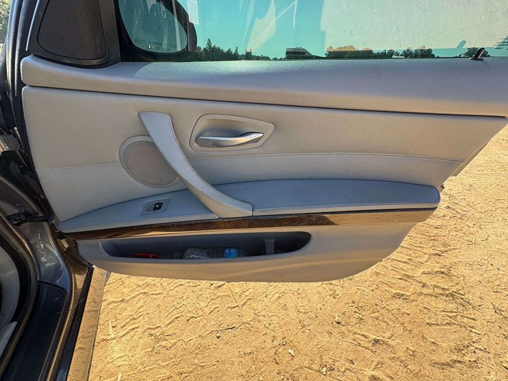 2007-bmw-335i-4-door-sedan-image-17
