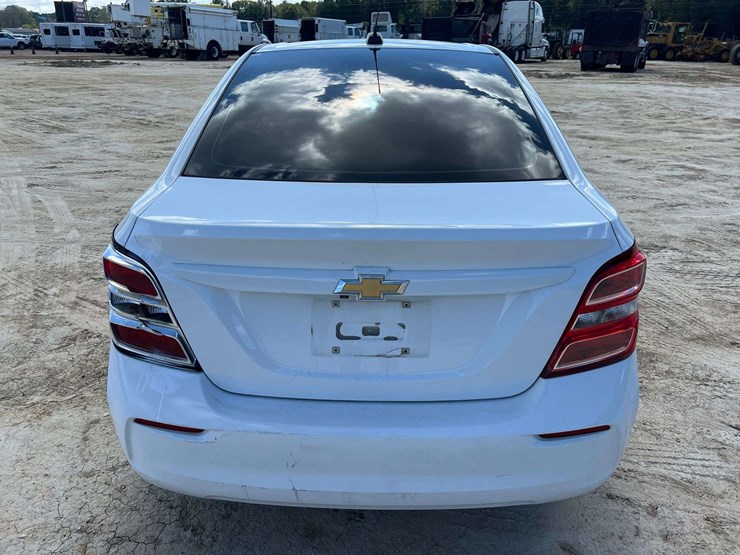 2019-chevrolet-sonic-4-door-sedan-(117,687-miles)-image-6