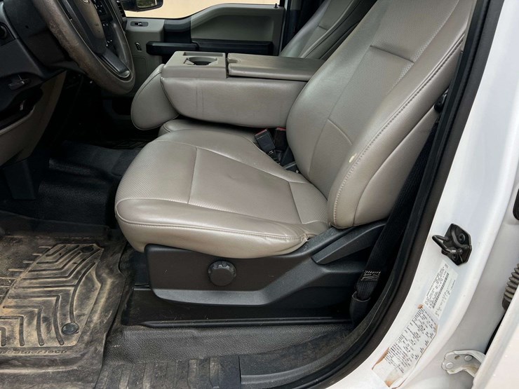 2022-ford-f350-image-22