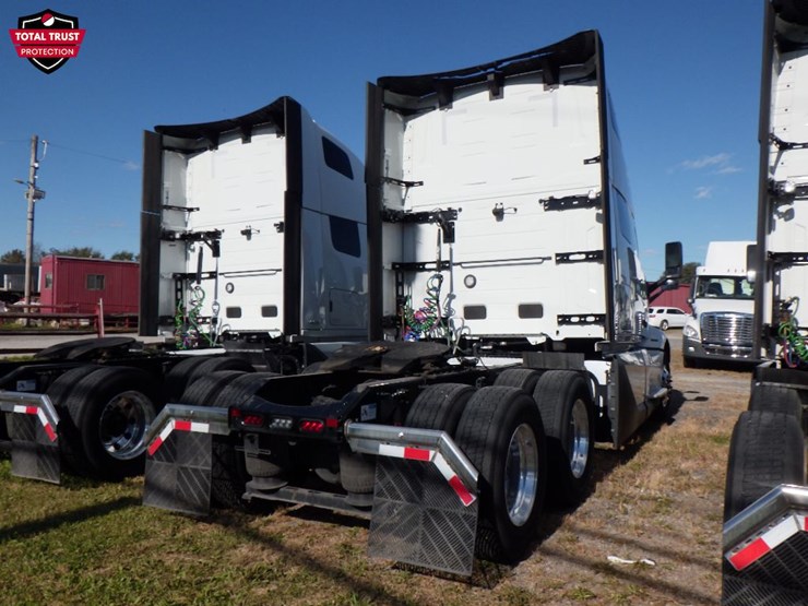 2025-volvo-vnl860-image-7