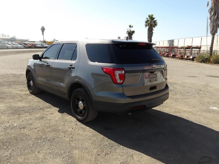 2018-ford-explorer-image-4