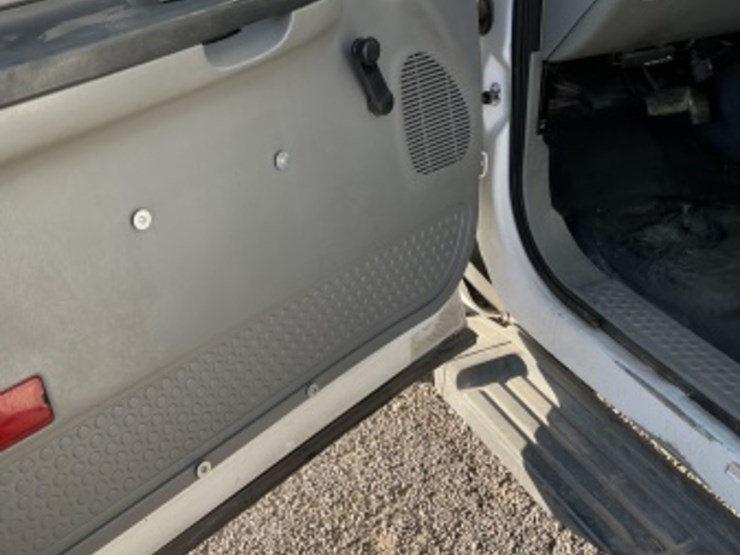 2006-ford-f450-image-26