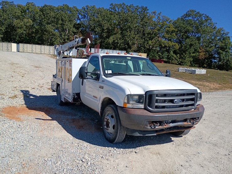 2003-ford-f550-image-12