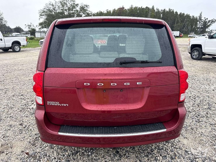 2014-dodge-grand-caravan-image-27