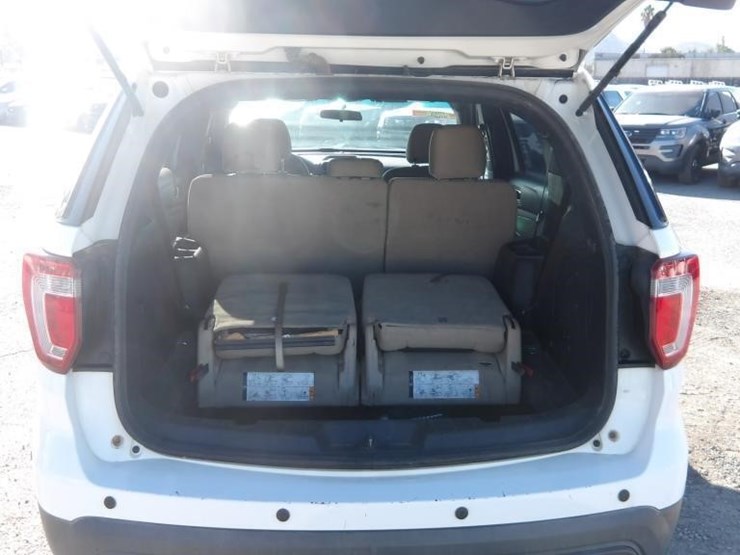 2017-ford-explorer-image-14