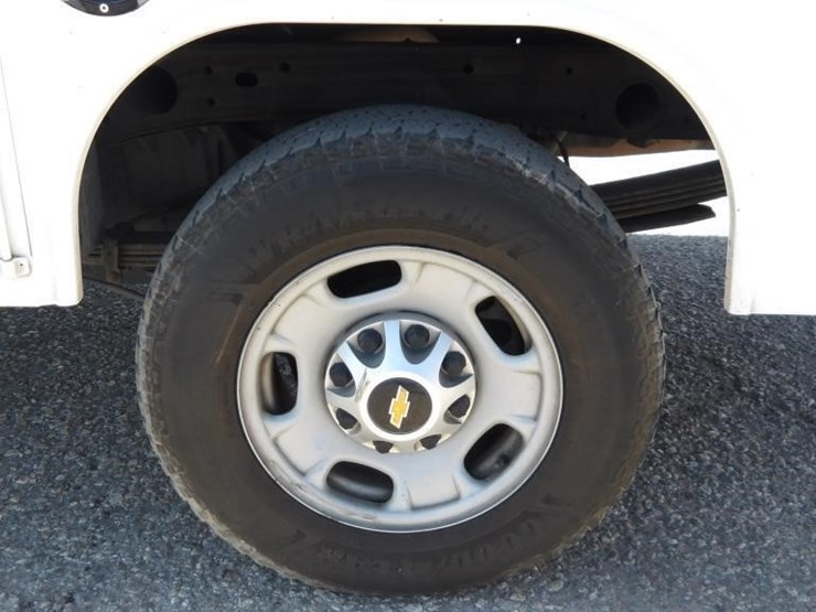 2015-chevrolet-2500hd-image-10