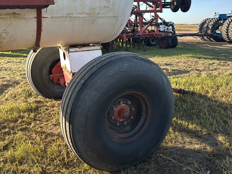 11-19-1450-gallon-nh3-tank,-16.5l---16.1-tires-image-12