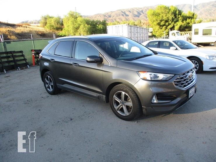 2019-ford-edge-sel-image-2