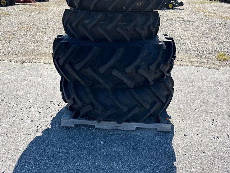 #1081-•-r1-ag-tires-with-rims-image-3
