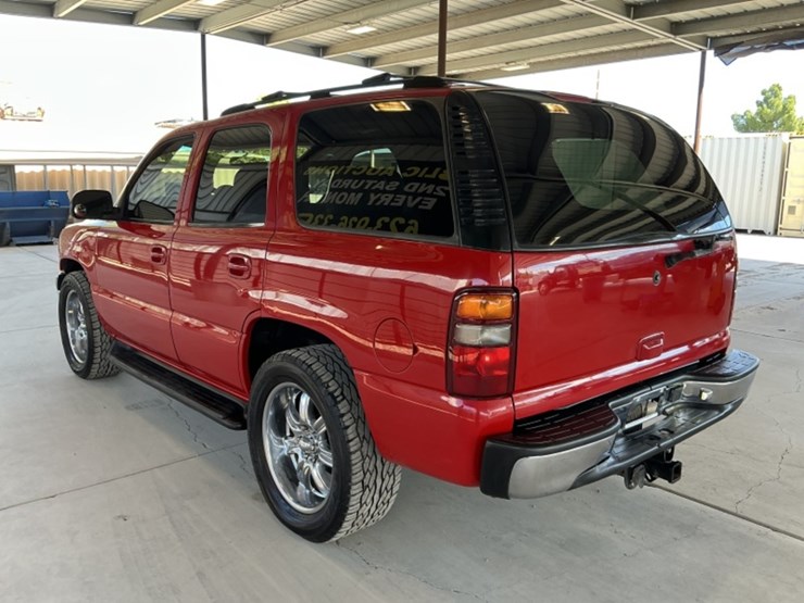 2002-chevrolet-tahoe-image-5