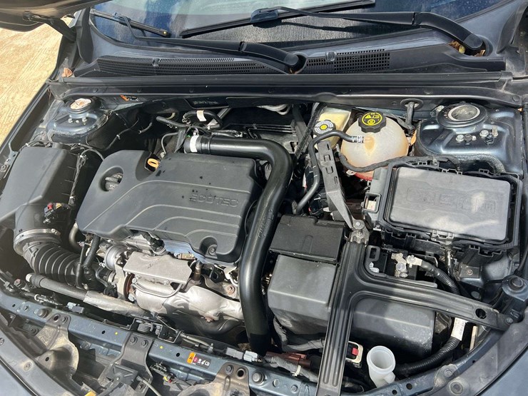 2020-chevrolet-malibu-4-door-sedan-(140,570-miles)-image-8