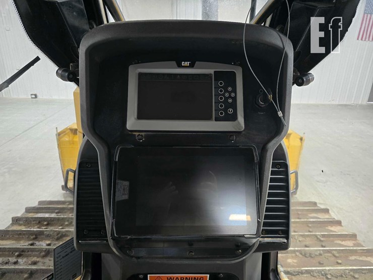 2021-caterpillar-d4-lgp-image-15