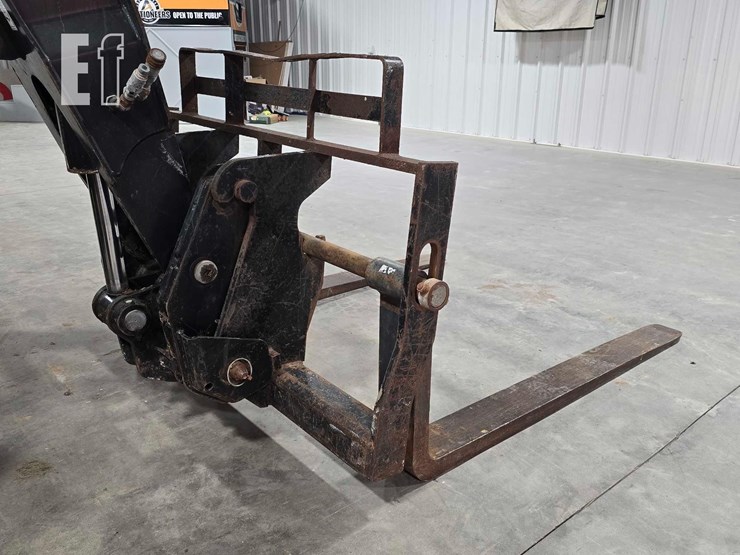 2018-caterpillar-tl642d-image-11