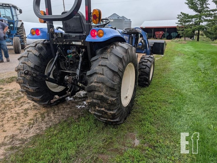 new-holland-boomer-41-image-3