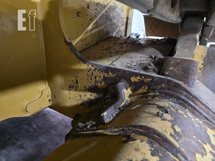 2022-caterpillar-d3-lgp-image-27