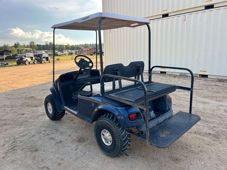 e-z-go-txt-electric-golf-cart-custom-lifted-image-2
