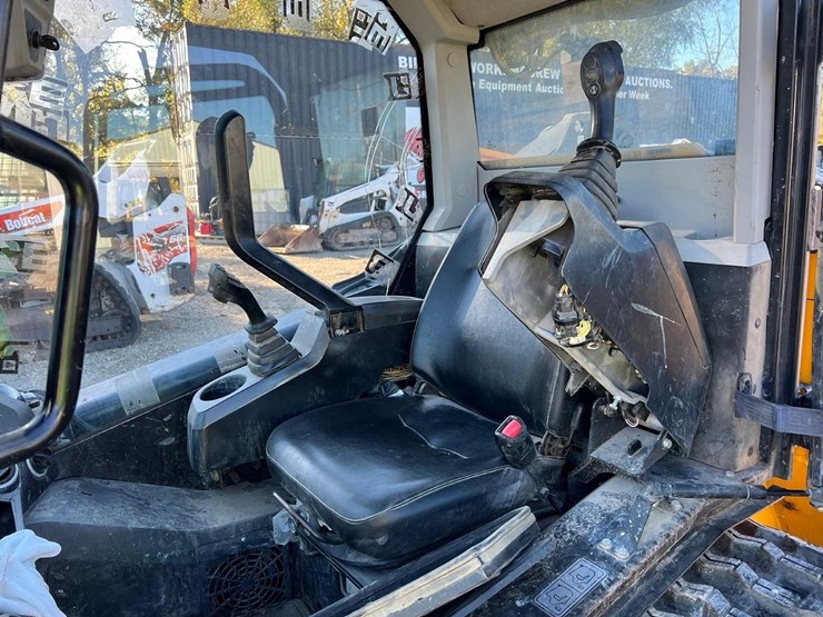 2019-jcb-270t-image-15