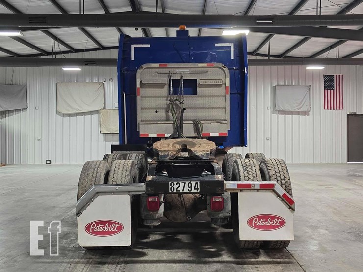 2017-peterbilt-579-image-8