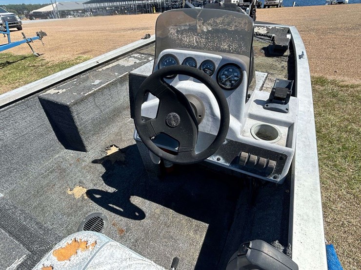 1994-bass-tracker-tx17-aluminum-bass-boat-w/-40-hp-mercury-&-trailer-image-12