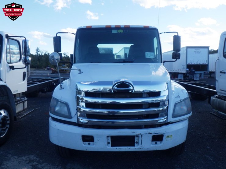 2019-hino-338-image-3