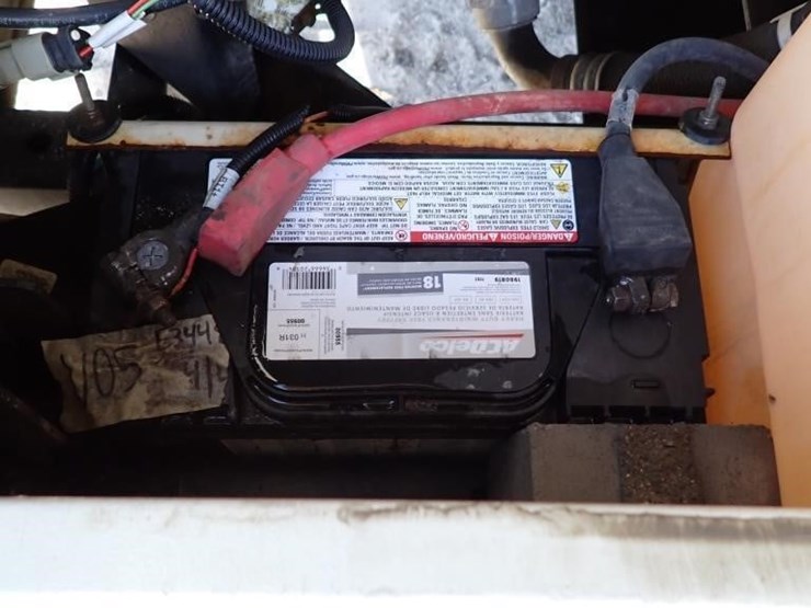 2012-doosan-p260-towable-air-compressor-image-9