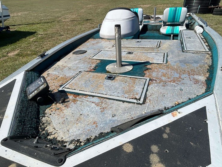 1998-lowe-170-aluminum-bass-boat-w/-trailer-image-9