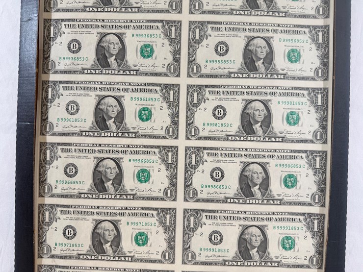 #40128-•-1/2-sheet-uncirculated-1981-dollar-bills-image-7