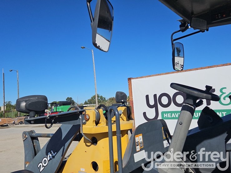 2019-deere-204l-image-23