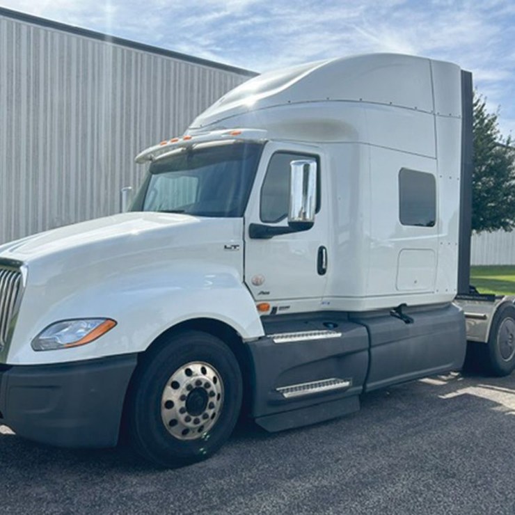 2021 INTERNATIONAL LT