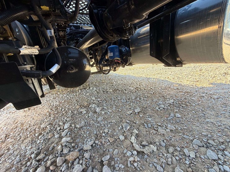 2024-kenworth-t880-image-34