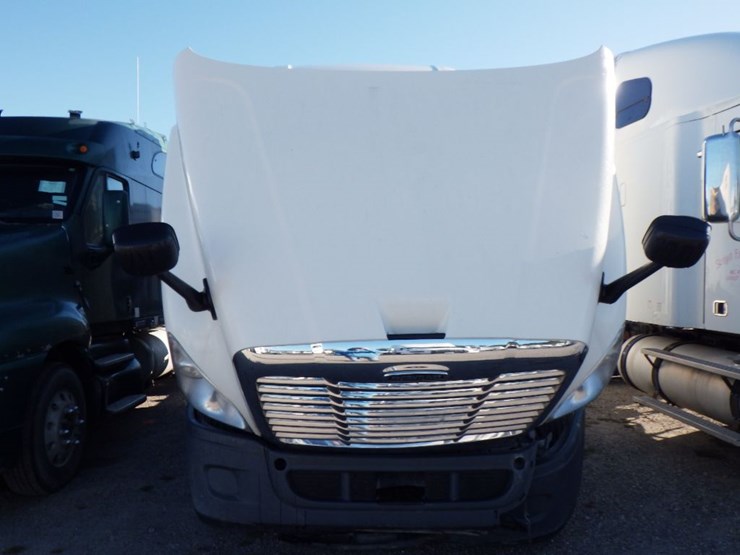 2015-freightliner-cascadia-125-image-25