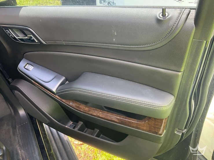 2020-chevrolet-tahoe-image-19