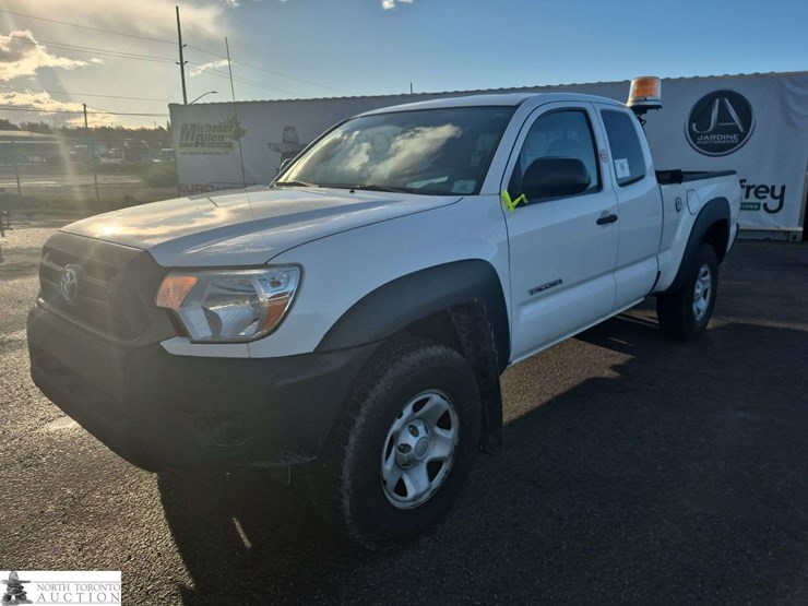 2015-toyota-tacoma-image-1