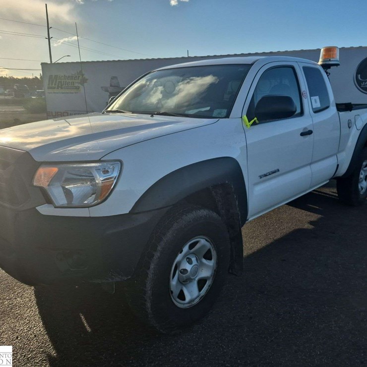 2015 TOYOTA TACOMA
