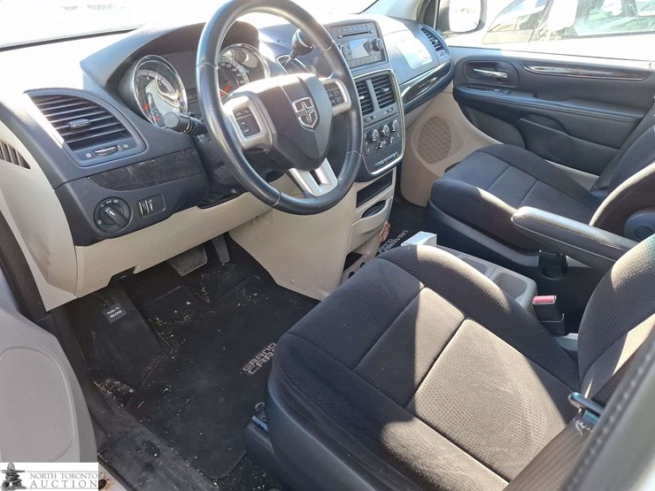 2012-dodge-grand-caravan-image-9