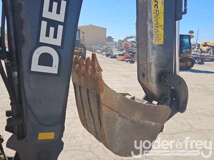 2018-deere-410l-image-22