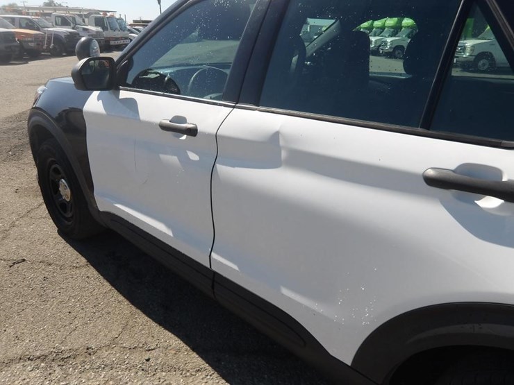 2021-ford-explorer-image-5