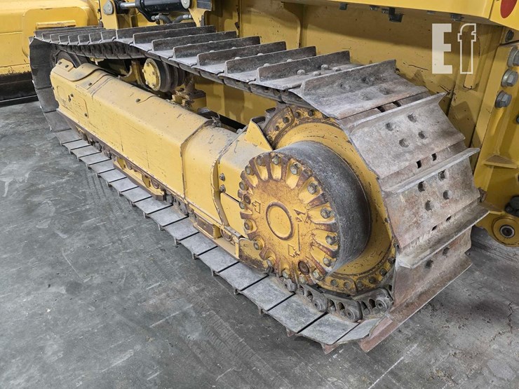2023-caterpillar-d1-image-30