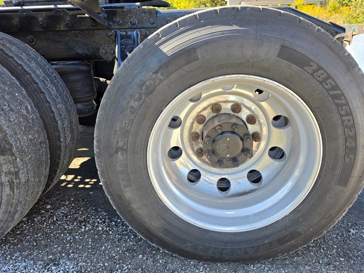1999-peterbilt-379-image-107