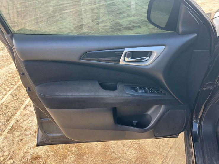 2016-nissan-pathfinder-image-9
