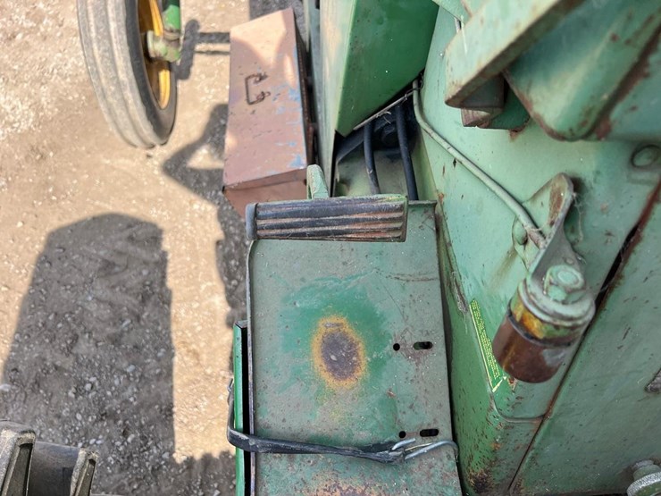 john-deere-3010-image-27