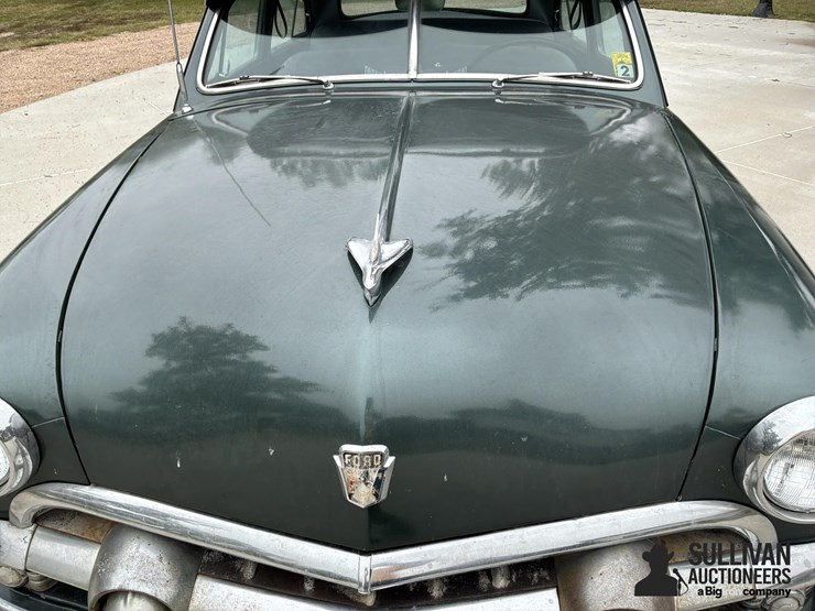 1951-ford-custom-tudor-2-door-sedan-image-10