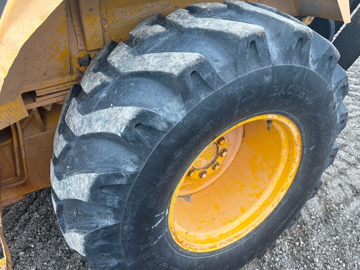 2013-john-deere-410-image-13