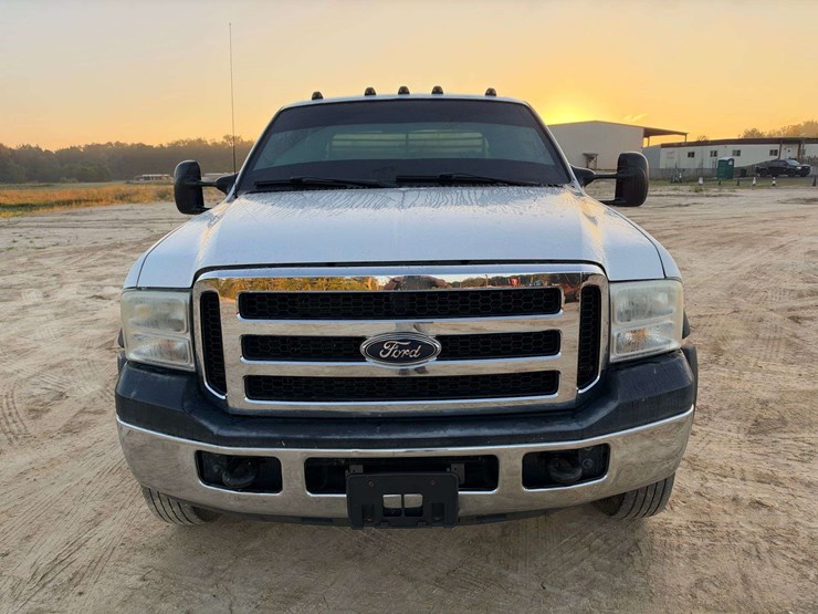 2007-ford-f550-image-5